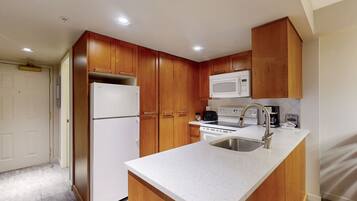 Mikrowelle, Ofen, Herdplatte, GeschirrspĂŒler