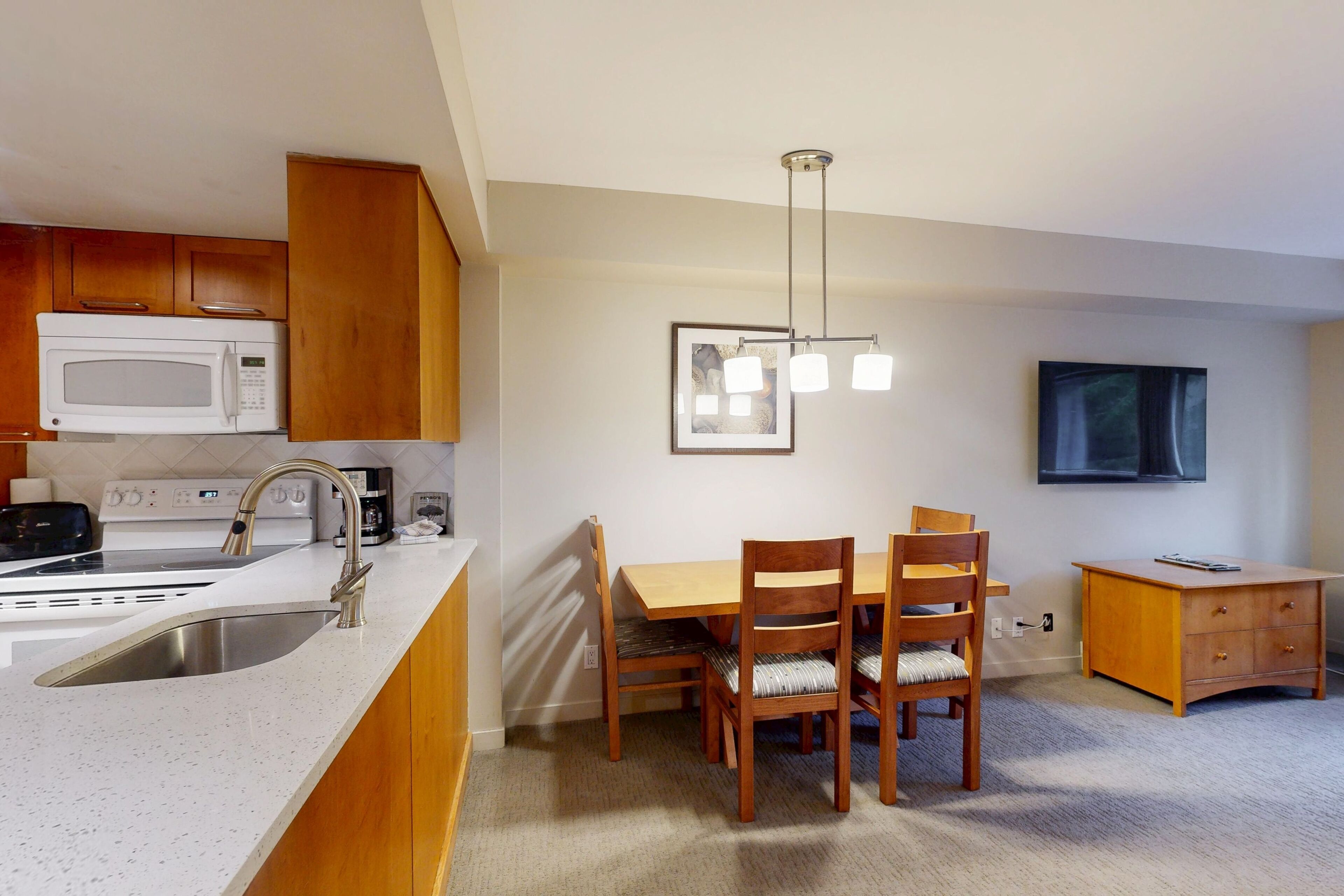 Mikrowelle, Ofen, Herdplatte, Geschirrspüler