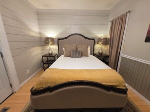 1 bedroom, iron/ironing board, free WiFi - Standard Guest Room (Main) - Barefoot Hills - North Georgia Mountains (Dahlonega)