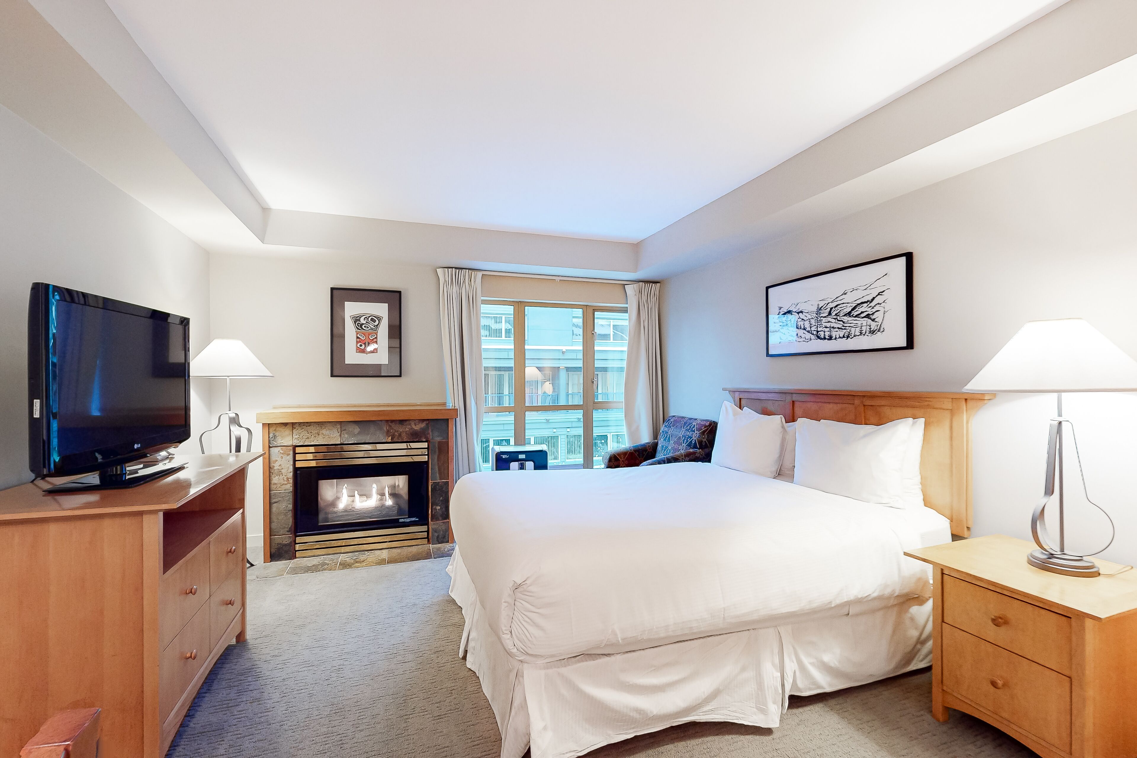 Iron/ironing board, Internet, bed sheets