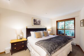 1 chambre, fer et planche à repasser, accès à Internet, literie fournie