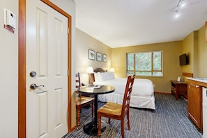 Iron/ironing board, internet, bed sheets
