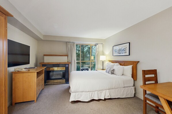 Iron/ironing board, internet, bed sheets