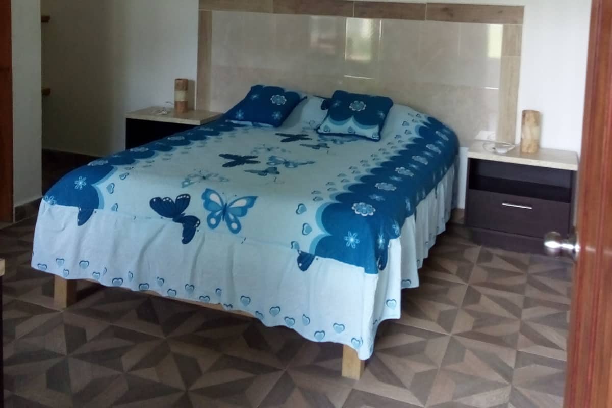 Habitación básica | Escritorio, wifi gratis y ropa de cama