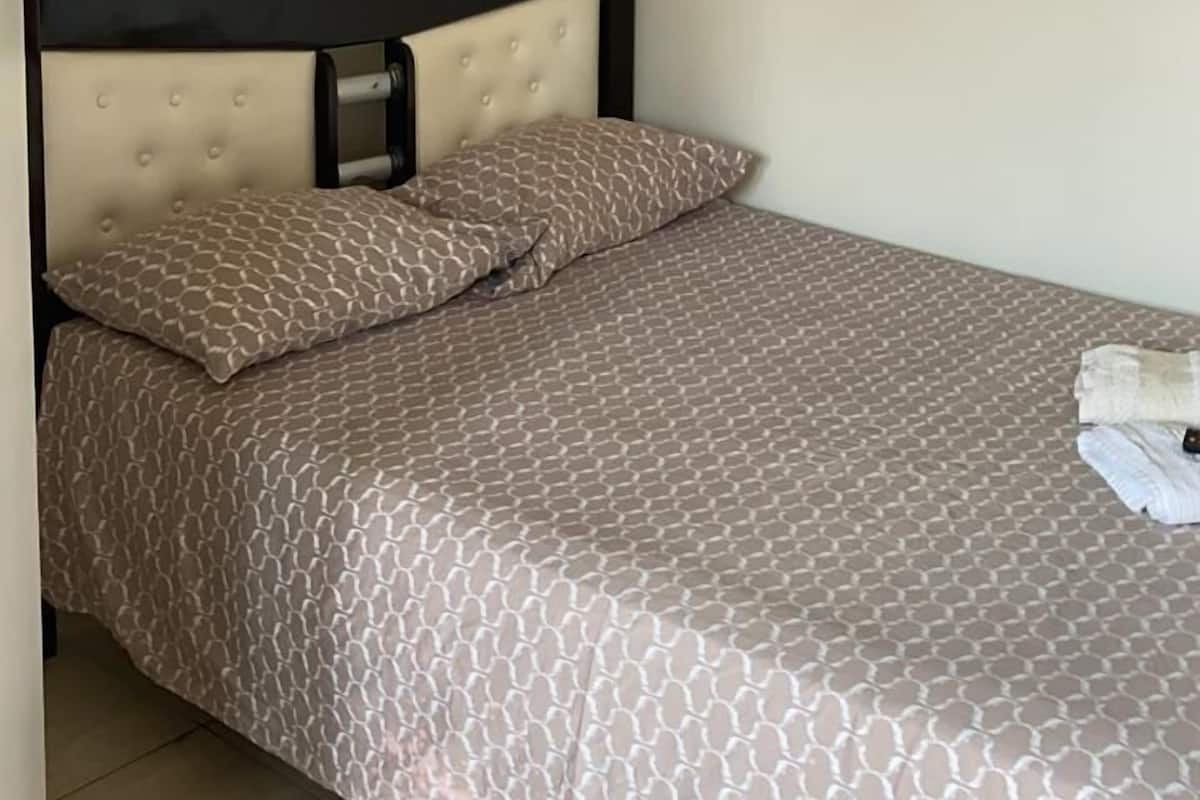 1 bedroom, free WiFi, bed sheets
