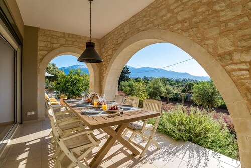 Villa Selene, luxury holiday home, private pool, a peaceful environment