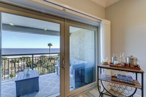 TV, Netflix, streaming services