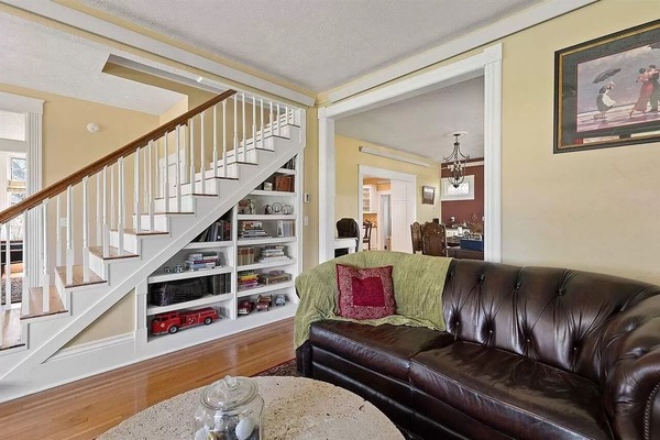 Televisión y chimenea