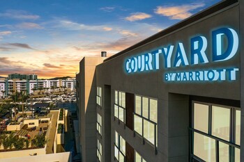 Hotel Exterior at Courtyard by Marriott Marina del Rey