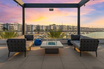 Patio, balcany or terrace at Courtyard by Marriott Marina del Rey