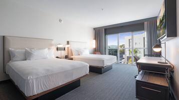 Sängtillbehör av högsta kvalitet och värdeförvaringsskåp på rummet