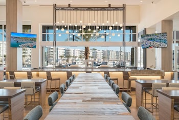Bar (on property) at Courtyard by Marriott Marina del Rey
