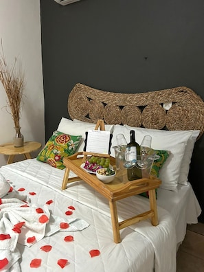 Minibar, bed sheets - Uru Pousada (Jijoca de Jericoacoara)