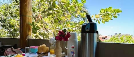 Free daily continental breakfast