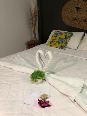Minibar, bed sheets - Uru Pousada (Jijoca de Jericoacoara)