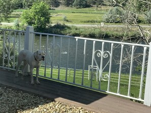 Property grounds - Prestige Mountain View with a relaxing Waterfront at Arkansas River. (Howard)
