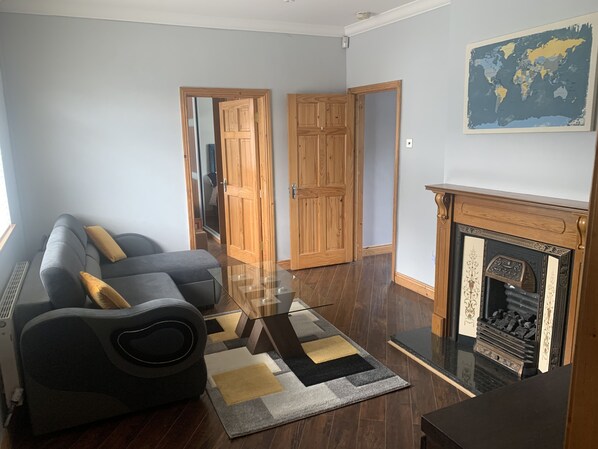 House, Multiple Beds | Interior - Remarkable House in Newbridge (Newbridge)