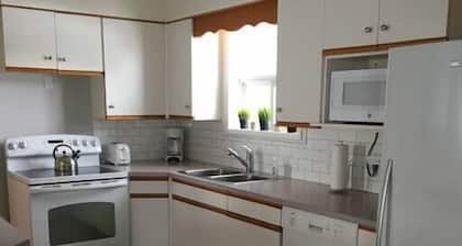 Beautiful Cardston Home (main floor)