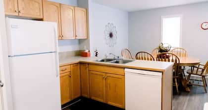 Cozy 3 Bedroom Apartment #4 South Lethbridge