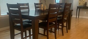 Family Friendly Cardston Escape (whole house)!