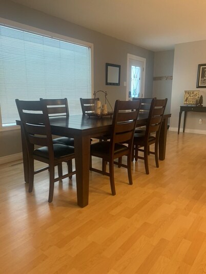 Family Friendly Cardston Escape (whole house)!