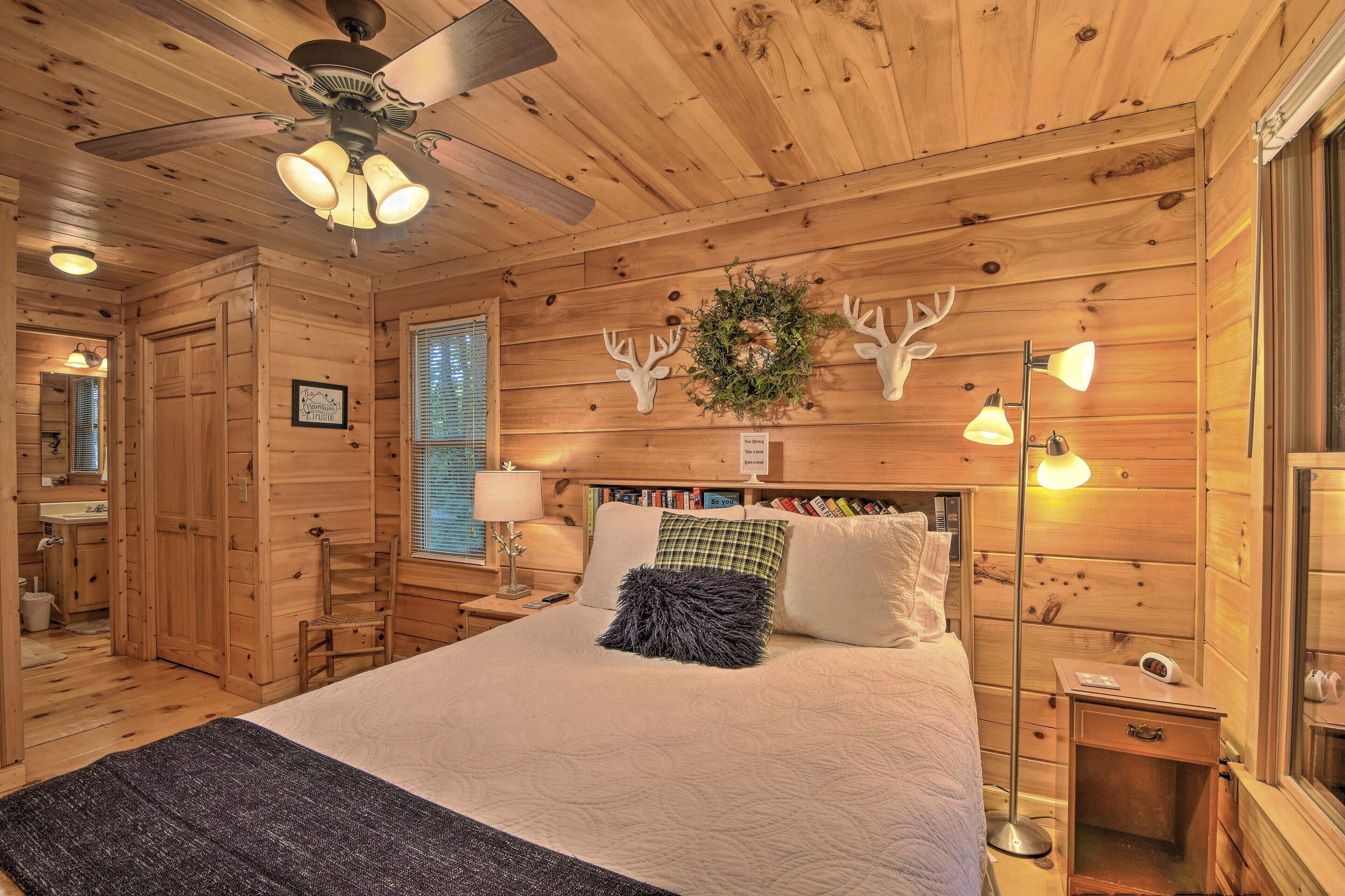 2 bedrooms, iron/ironing board, internet, bed sheets