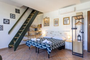 1 bedroom, desk, iron/ironing board, WiFi