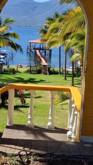 Property grounds - Lakefront Rustic House in Lago de Coatepeque (El Congo)