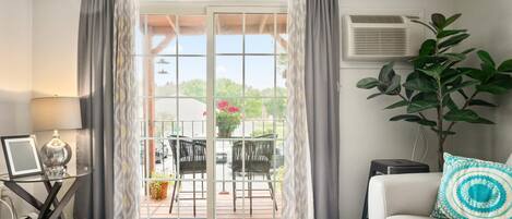 Älytelevisio, videopelejä, kirjoja