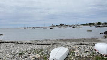 Beach nearby, sun loungers