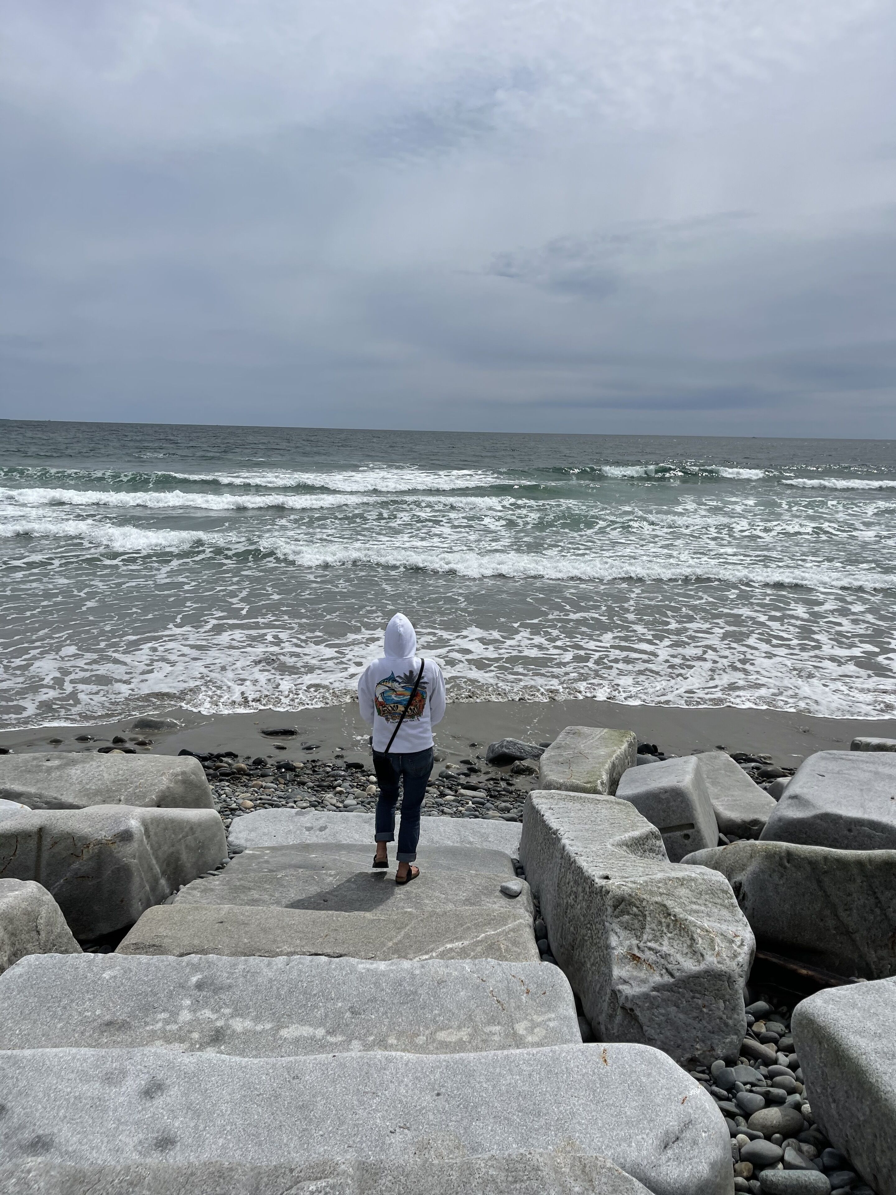 Beach nearby, sun loungers