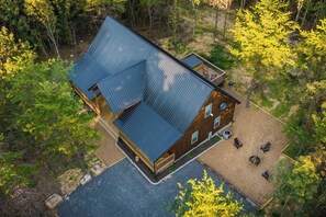 Exterior - Rustic Retreat sleeps 14 (Mentone)