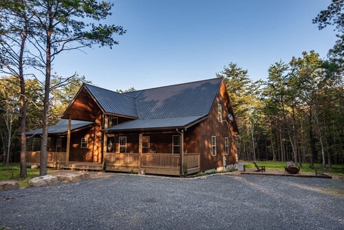 Rustic Retreat sleeps 14