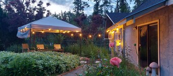 Charming Creekside Cottage in Nature with Historic Roots