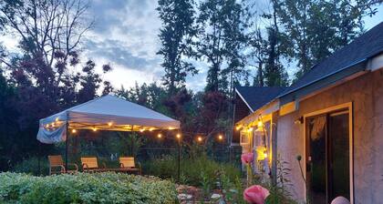 Charming Creekside Cottage in Nature with Historic Roots