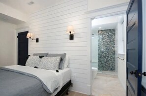 5 quartos, ferros/tábuas de passar roupa, Wi-Fi, roupa de cama