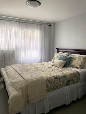 2 slaapkamers, een kluis op de kamer, een strijkplank/strijkijzer