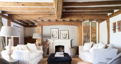 Dormestone House by Bloom Stays, sleeps 10 guests in 4 bedrooms