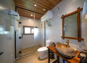 Exploring Wooden Room | Bathroom - Sumlodol Hengqin Camping Town (Zhuhai)