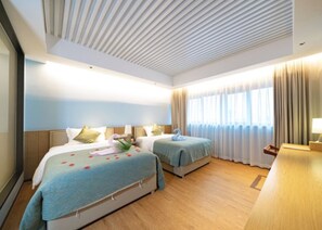 Standard Twin Room | Minibar, desk, blackout curtains, iron/ironing board - Sumlodol Hengqin Camping Town (Zhuhai)