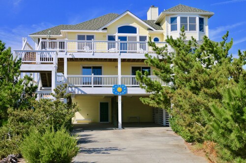 WH852- Stunning! Private Pool, Hot Tub, 4 BRs, Pool Table and Screened Porch!
