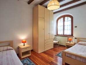 5 chambres, lit parapluie, Wi-Fi gratuit, draps fournis