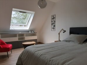 2 soverom, lydisolert, strykejern/-brett og wi-fi (inkludert)