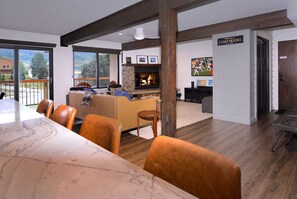 Interior - Elder at Outrun, Lovely remodel, hot tub, shuttle (Crested Butte)