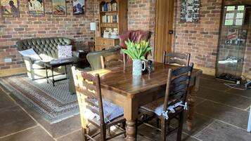 Comfort Cabin, Private Bathroom | Lounge