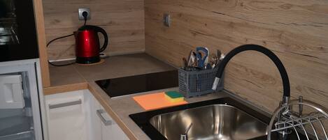 Refrigerador, microondas, horno, lavavajillas