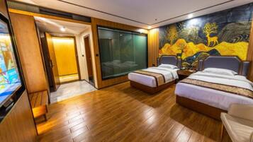 Standard Twin Room | Minibar, desk, blackout drapes, iron/ironing board