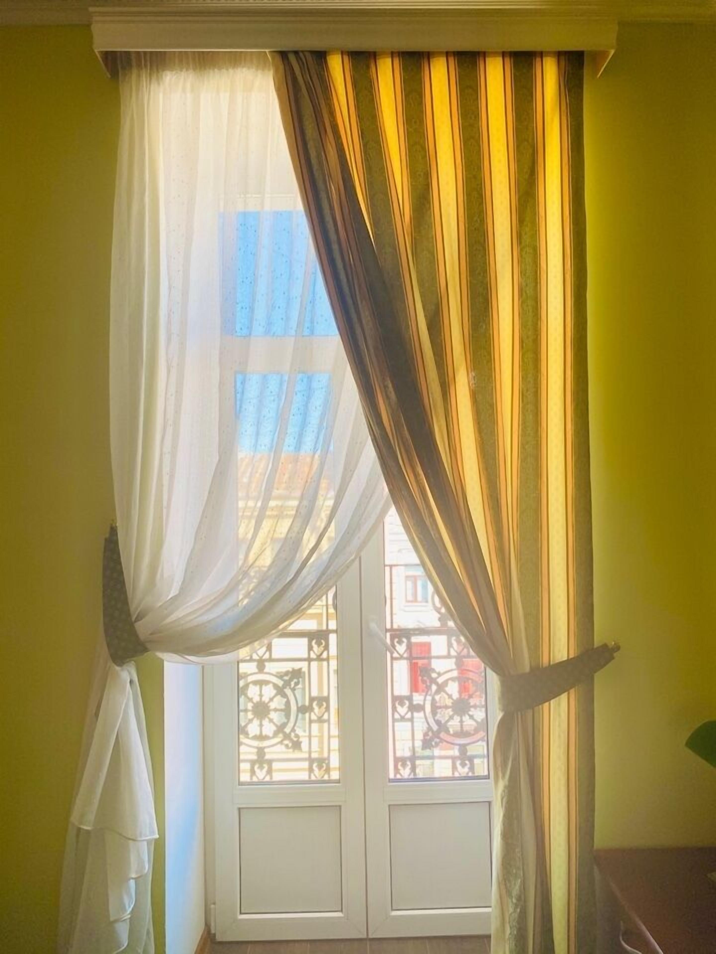 Een strijkplank/strijkijzer, gratis wifi