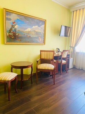 Een strijkplank/strijkijzer, gratis wifi