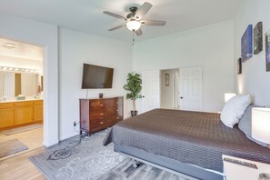 4 makuuhuonetta, silitysrauta/-lauta, vauvan matkasänky, internet